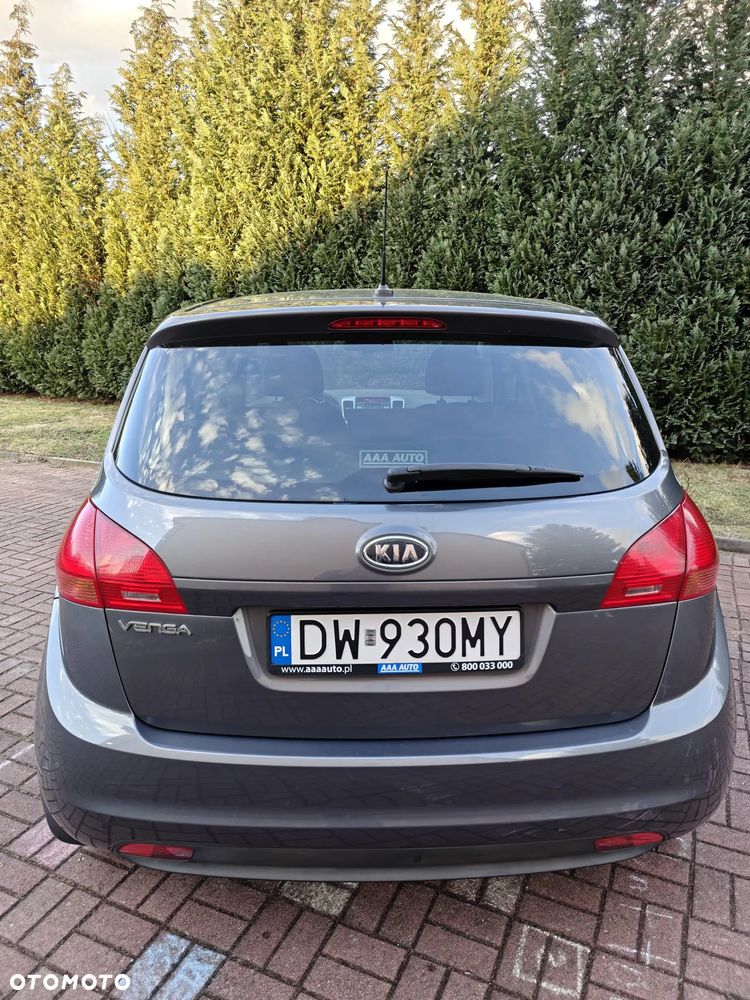 Kia Venga - 9