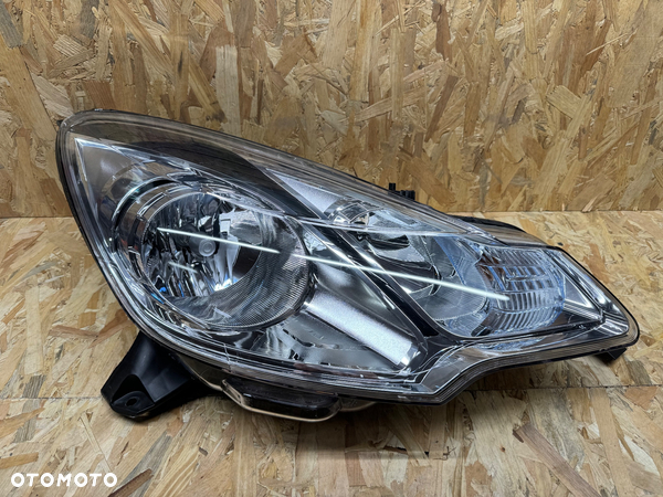 przednia prawa lampa citroen c3 ii ds3 09-16