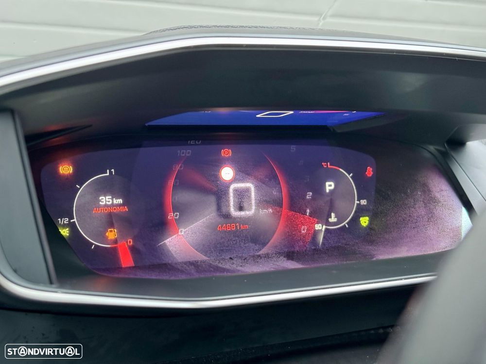 Peugeot 2008 1.2 PureTech Allure EAT8 - 38