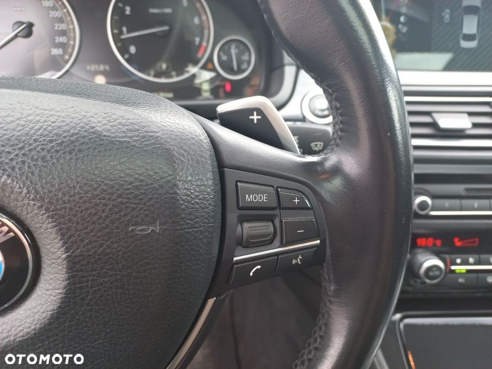 BMW Seria 5 550i - 19