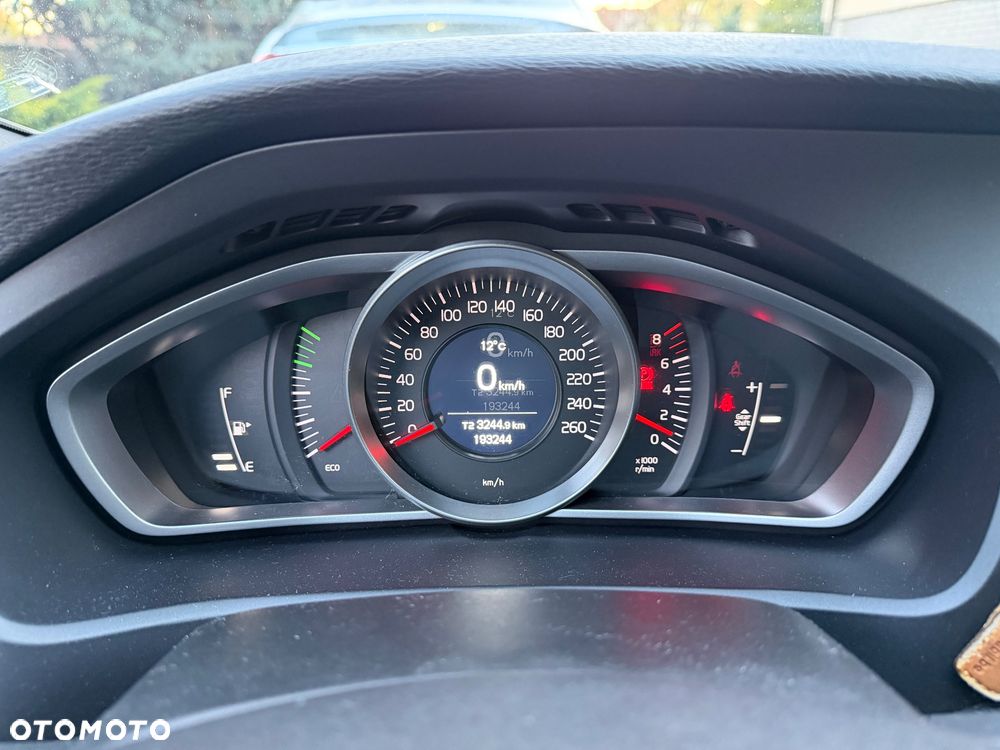 Volvo V40 T3 - 15
