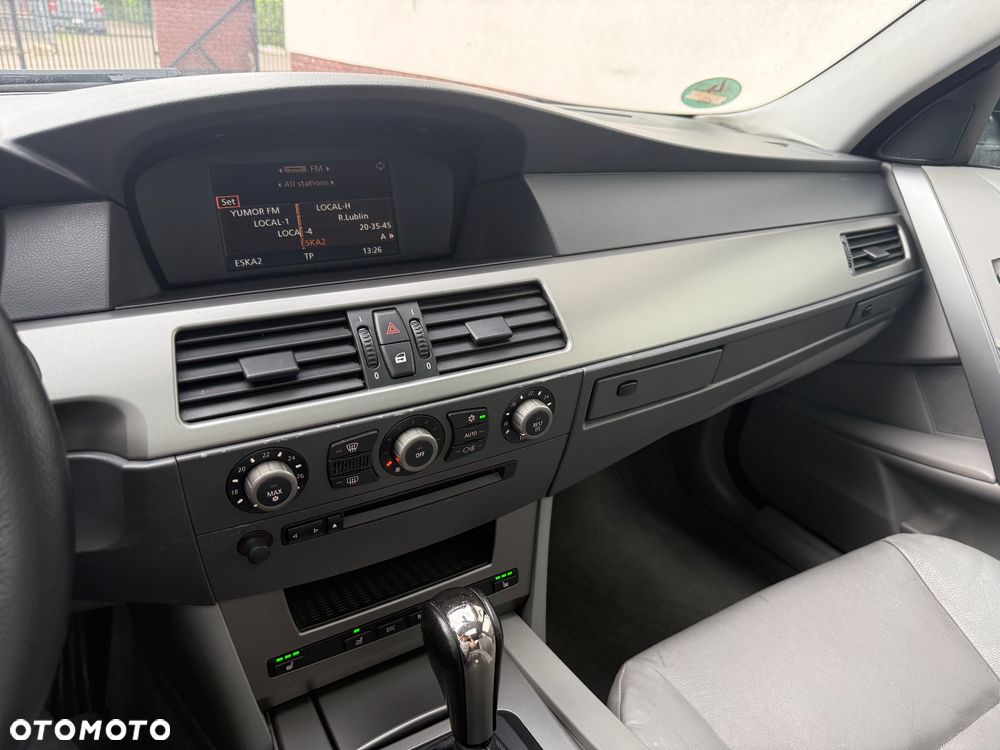 BMW Seria 5 525d - 13