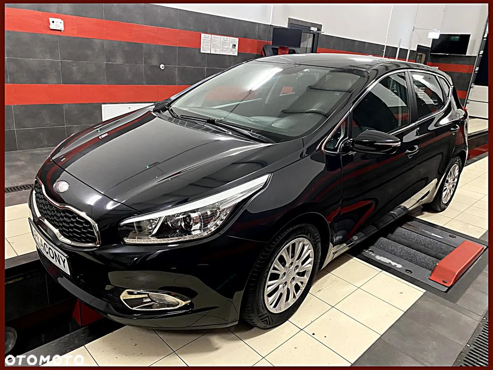 Kia Ceed 1.6 GDI Platinum Edition - 1