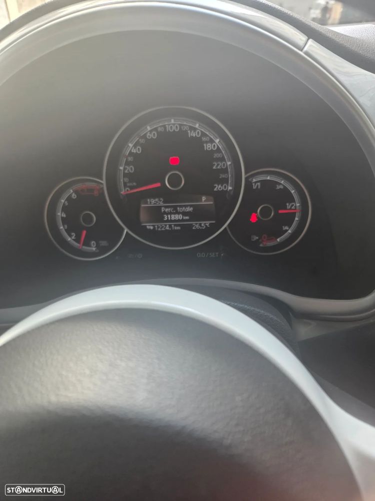 Volkswagen New Beetle Cabrio 1.2 TSI Design DSG — fotografia 11