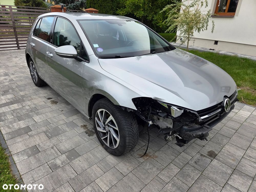 Volkswagen Golf - 2