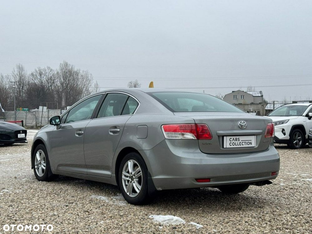 Toyota Avensis 1.8 Life - 6
