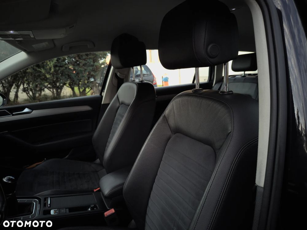 Volkswagen Passat 2.0 TDI (BlueMotion Technology) Highline - 13