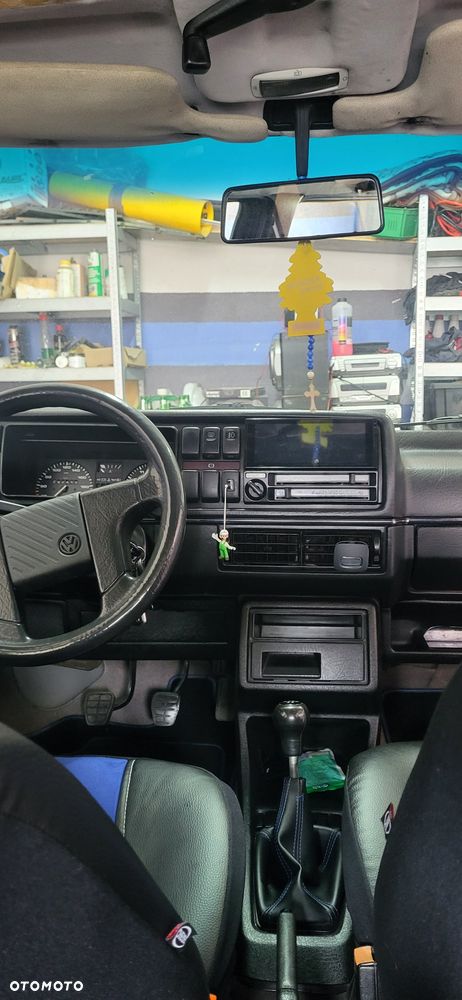 Volkswagen Golf - 6