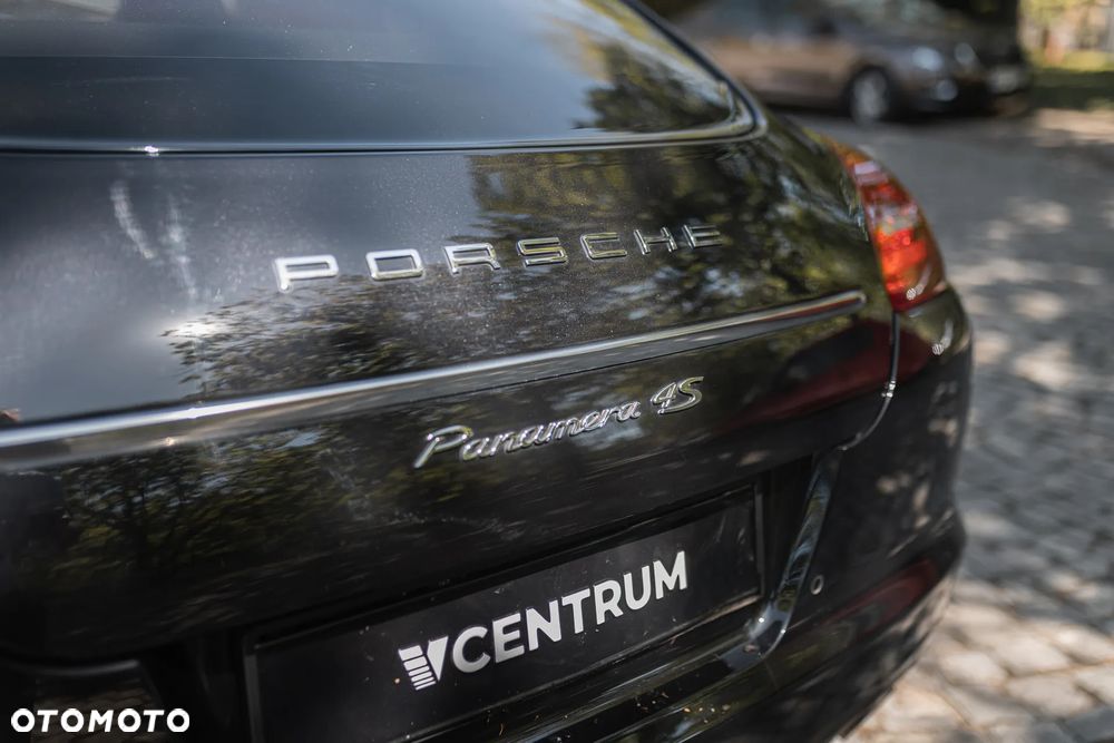 Porsche Panamera 4S PDK - 12