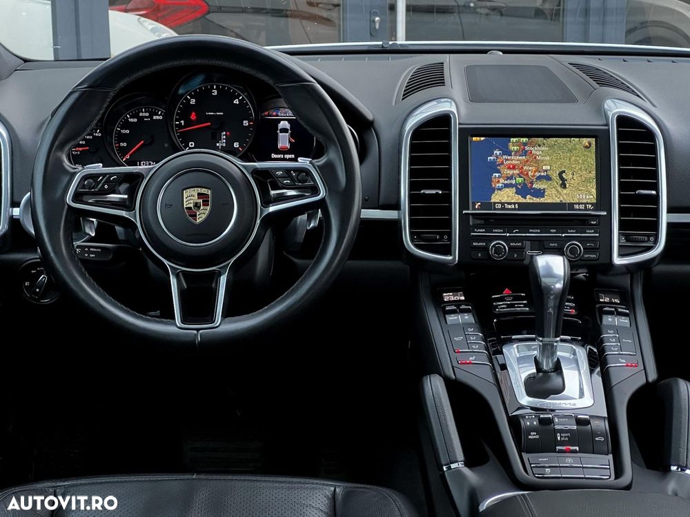 Porsche Cayenne - 9