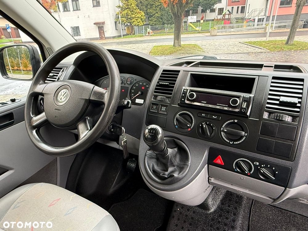 Volkswagen Transporter T5 TDI L2H1 Silverline - 11