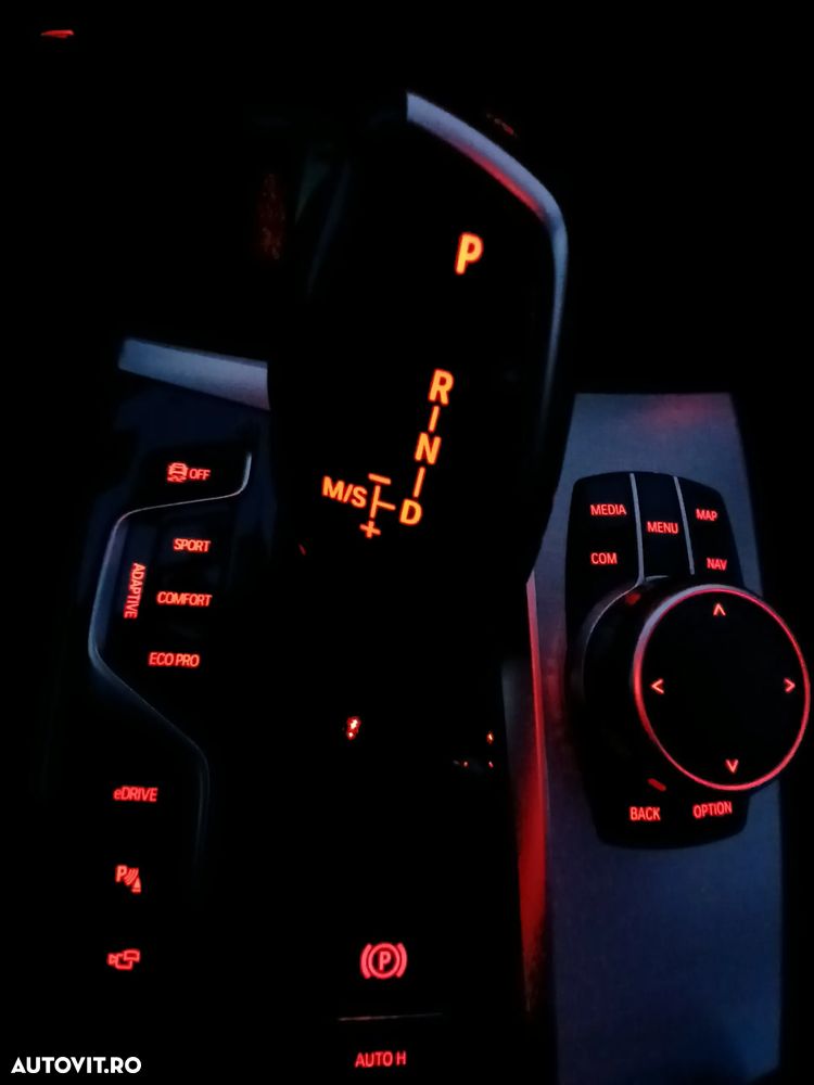 BMW Seria 5 530i Aut. M Sport Edition - 32