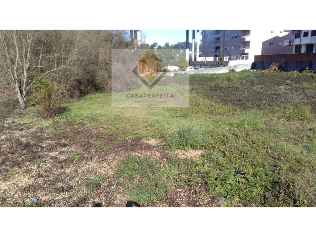 Terreno com Projeto aprovado para 8 Moradias- Oliveira Do Douro - Grande imagem: 2/5