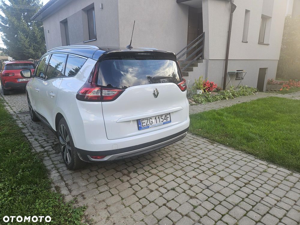 Renault Grand Scenic - 10