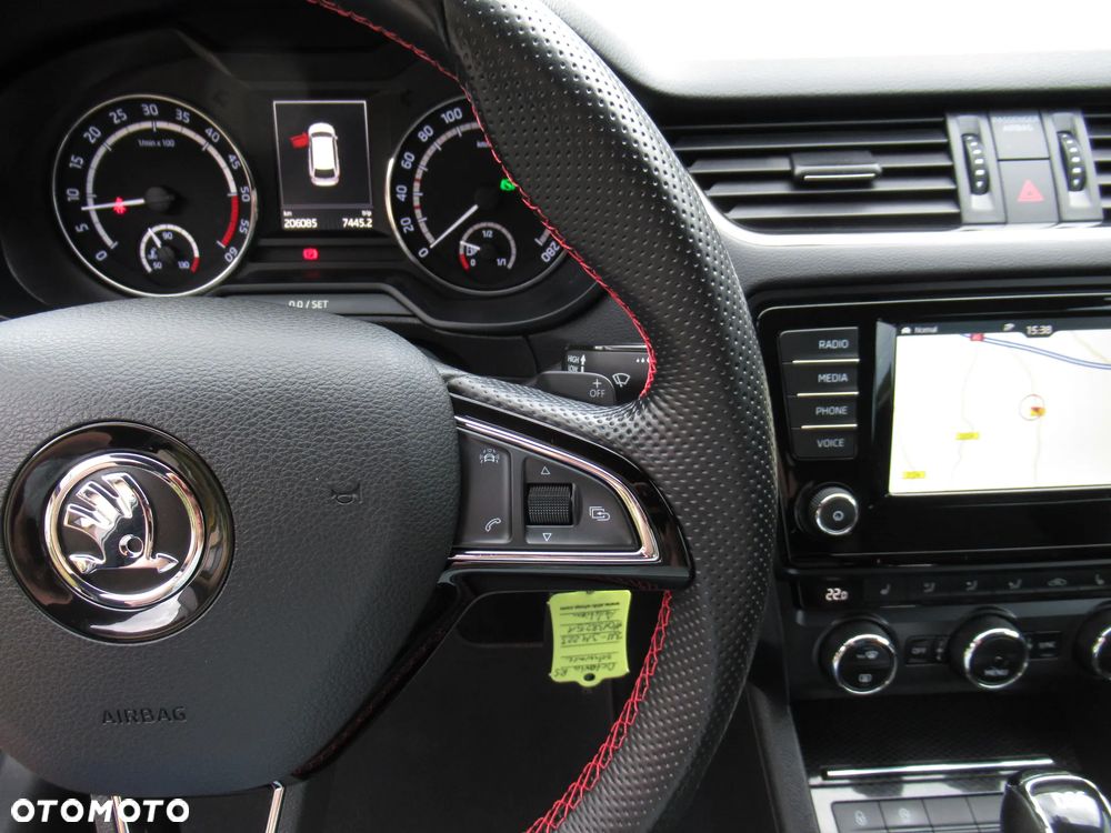 Skoda Octavia 2.0 TDI DSG RS - 26