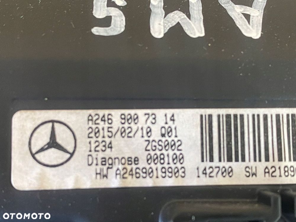 MERCEDES 246 117 176 monitor A 2469007314 - 3