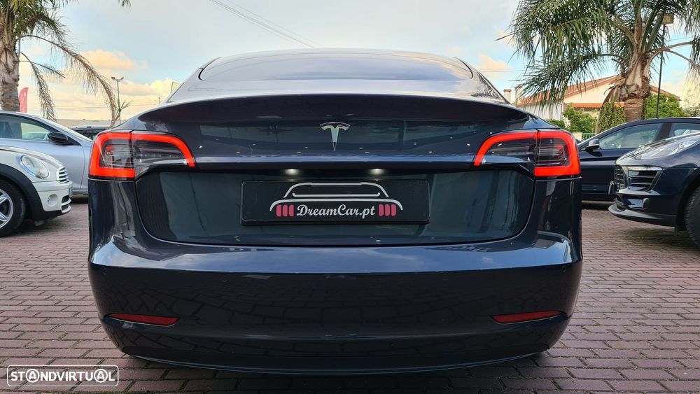 Tesla Model 3 - 11