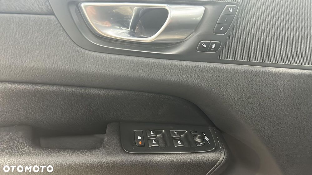 Volvo XC 60 B5 B AWD Inscription - 14