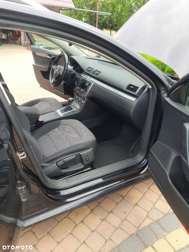 Volkswagen Passat - 8