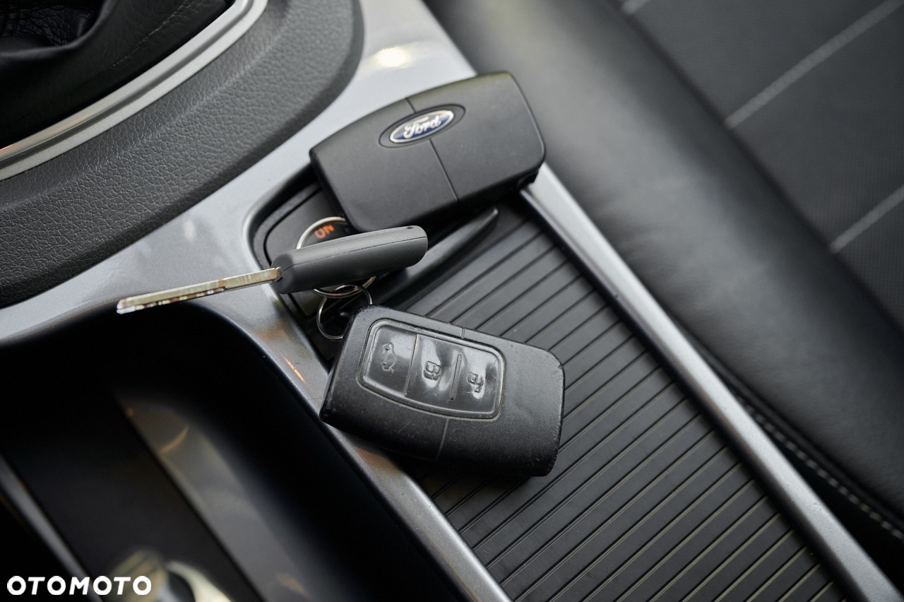 Ford Kuga 2.0 TDCi Titanium - 37