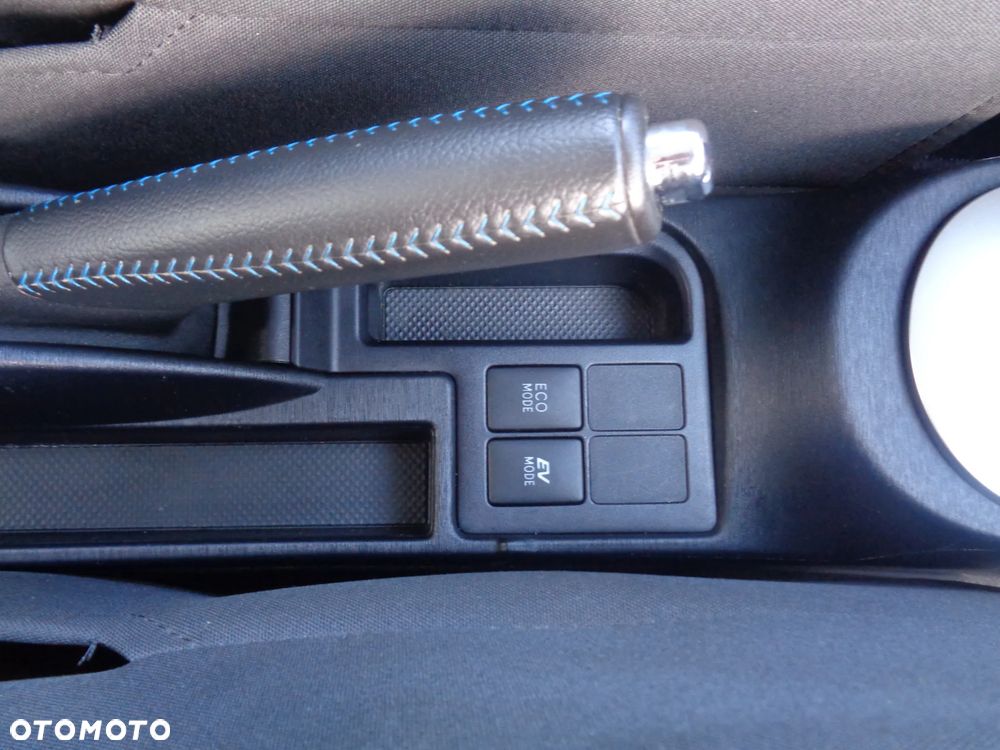 Toyota Yaris Hybrid 100 Life - 26