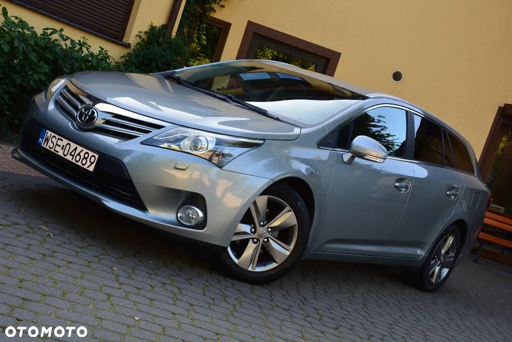 Toyota Avensis 1.8 Premium EU5 - 4