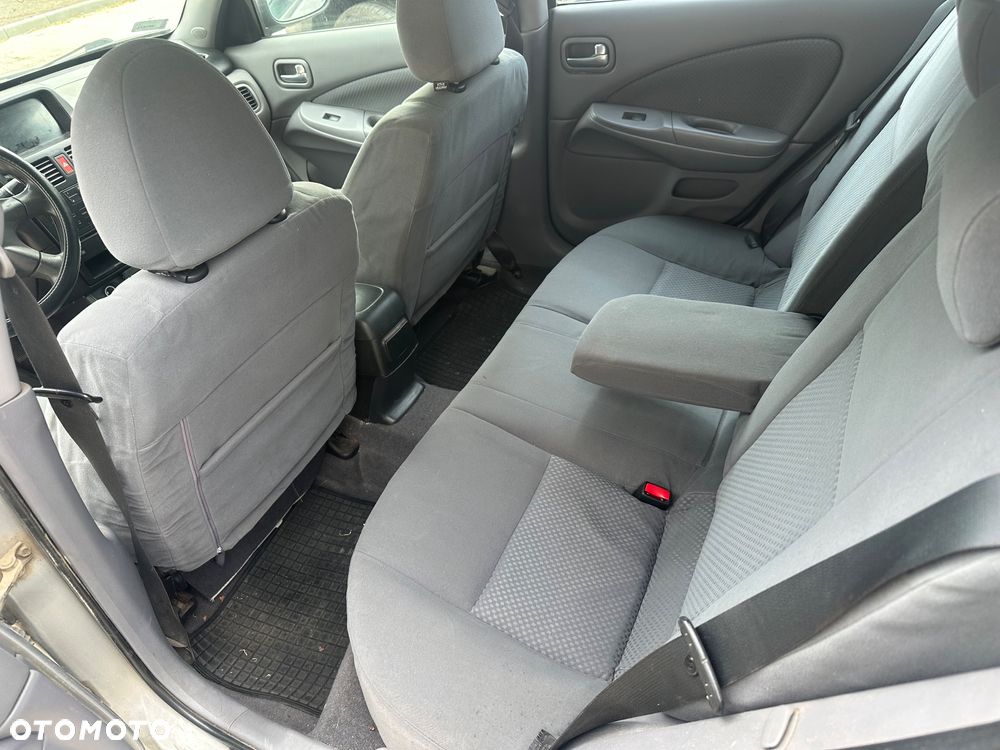 Nissan Almera - 6