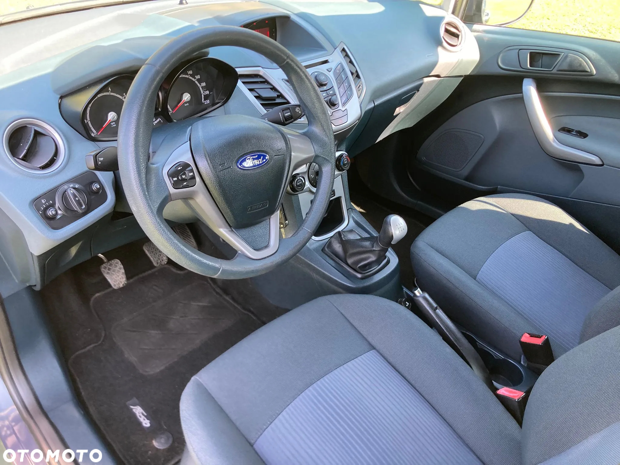 Ford Fiesta 1.25 Ghia - 14