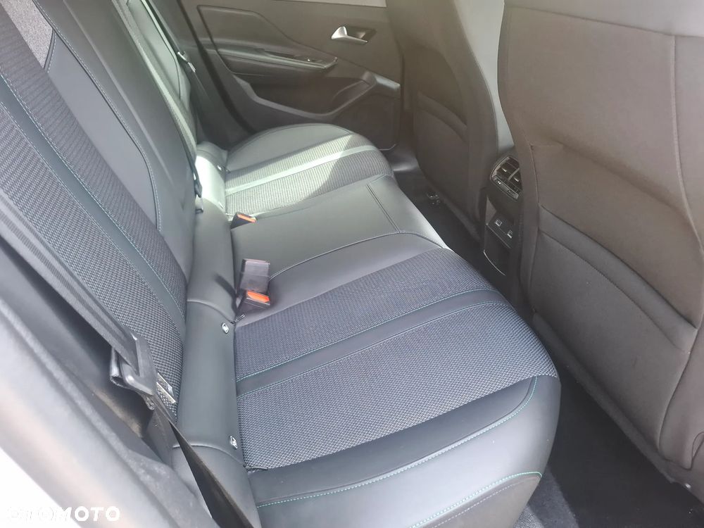 Peugeot 308 1.6 Hybrid PHEV Allure EAT8 - 10