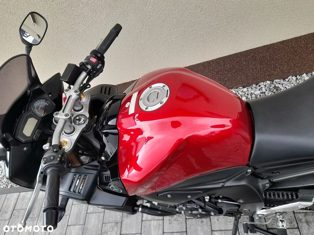 Yamaha FZ - 26