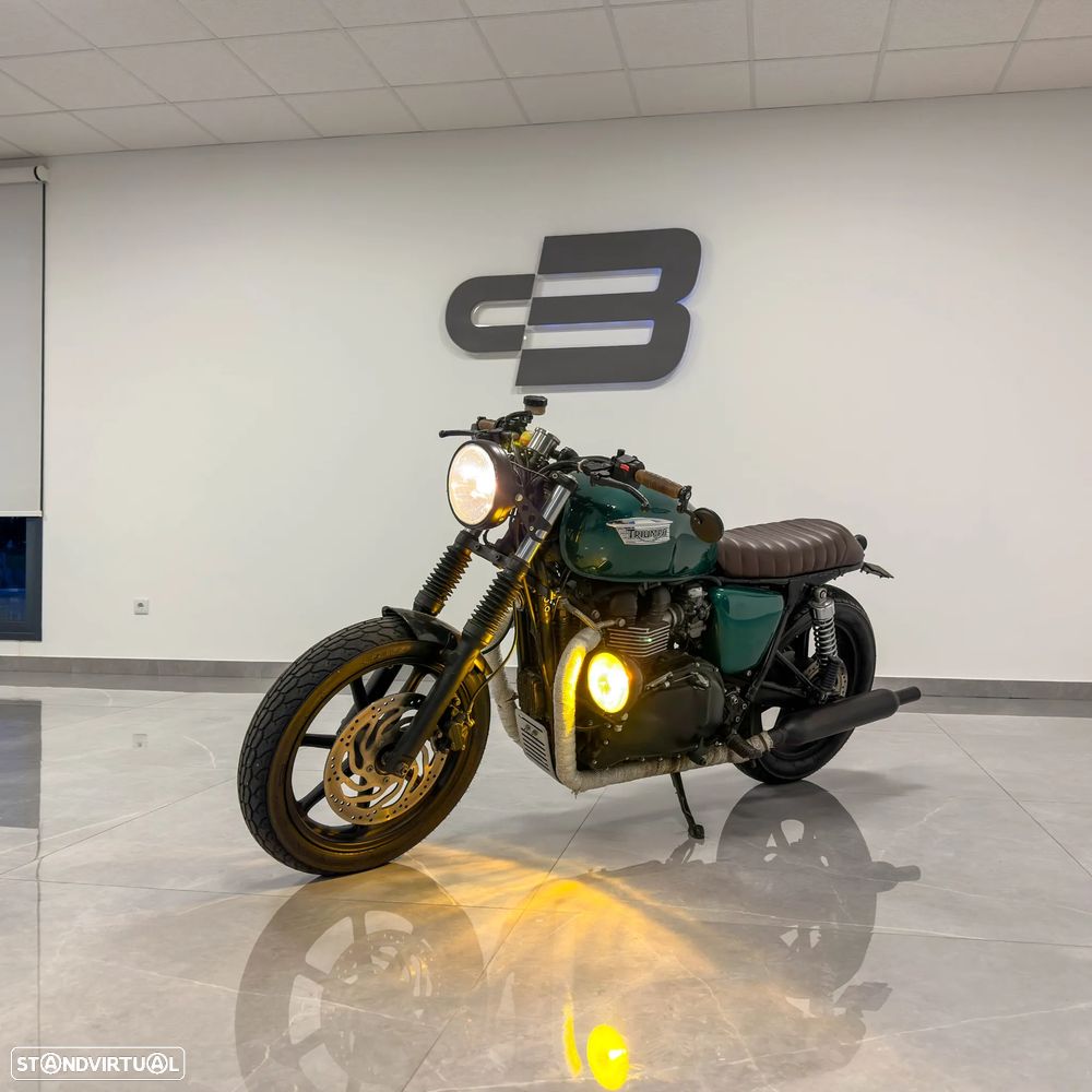 Triumph Bonneville - 16