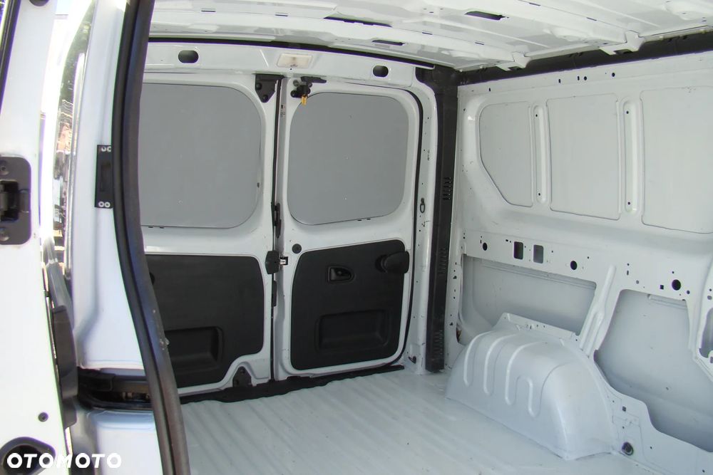 Opel Vivaro - 12