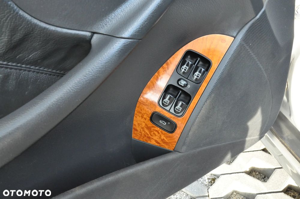 Mercedes-Benz CLK - 24