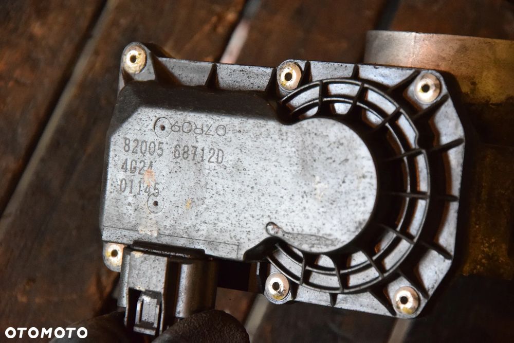 Dacia Sandero II Logan II 2012- 1.2 MPI D4F Przepustnica 8200568712D TWINGO CLIO Renault - 4