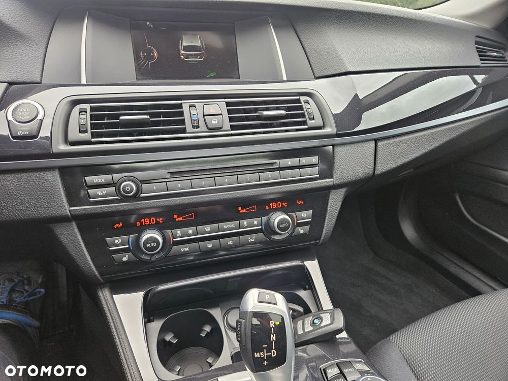BMW Seria 5 520d xDrive Touring - 30