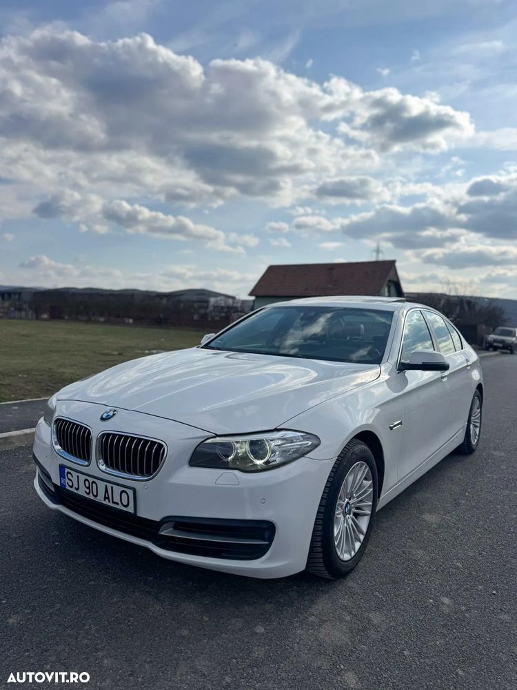 BMW Seria 5 520d Aut. Luxury Line - 11