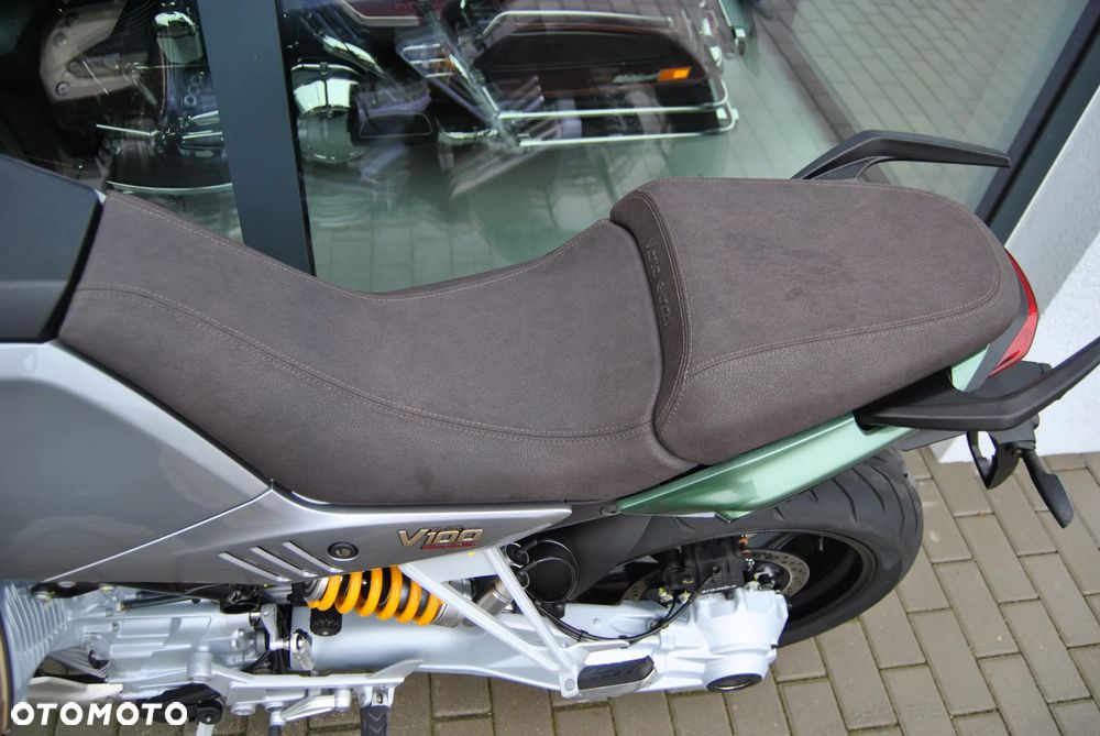 Moto Guzzi V100 Mandello - 13