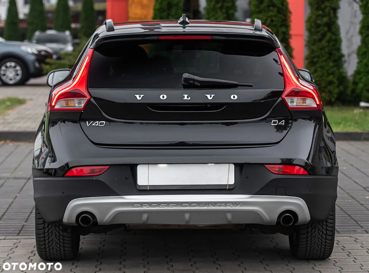 Volvo V40 Cross Country - 11