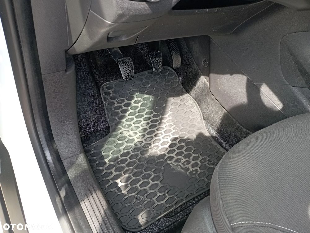 Ford Transit Courier Ambiente - 26