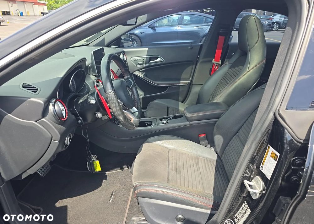 Mercedes-Benz CLA 250 4Matic 7G-DCT AMG Line - 9
