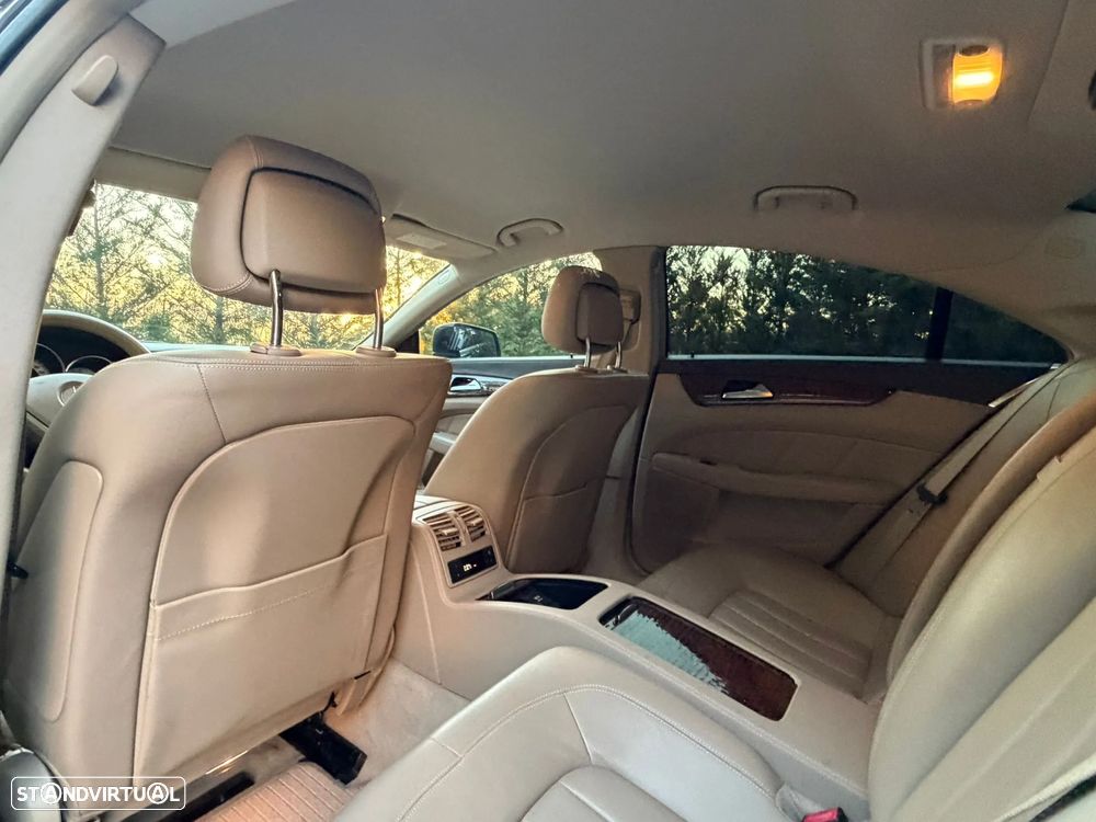Mercedes-Benz CLS 250 CDI DPF BlueEFFICIENCY 7G-TRONIC - 22