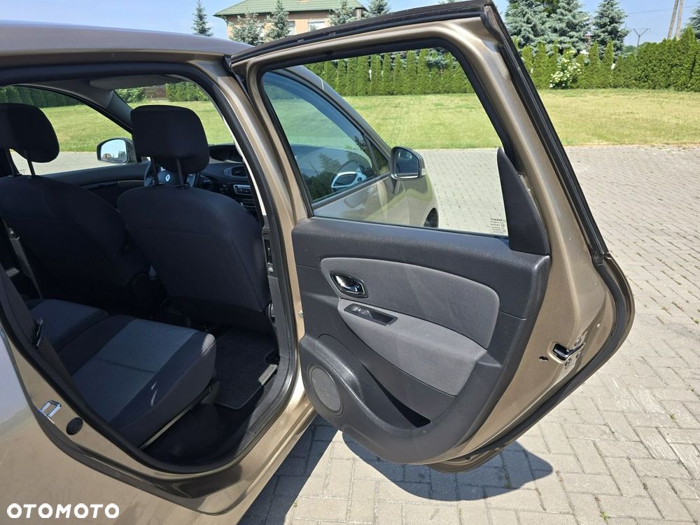 Renault Grand Scenic - 30
