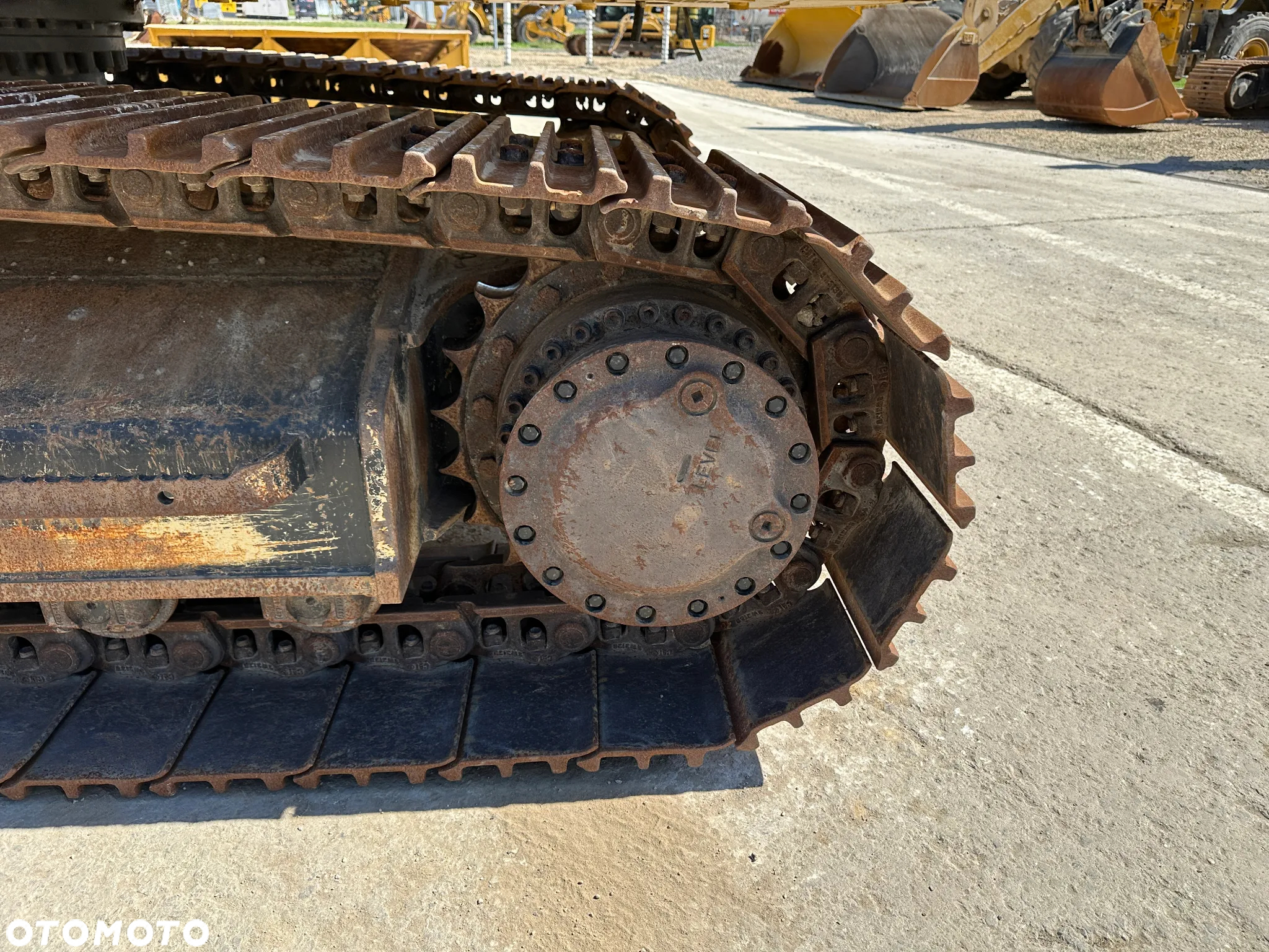 Caterpillar 323 - 19