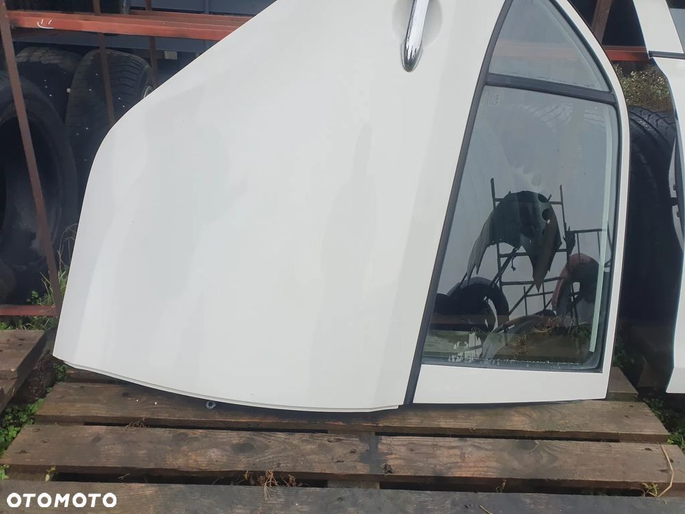 DRZWI L/P TYŁ PRAWY PRZÓD KIA PICANTO III 3 LAK UD - 18