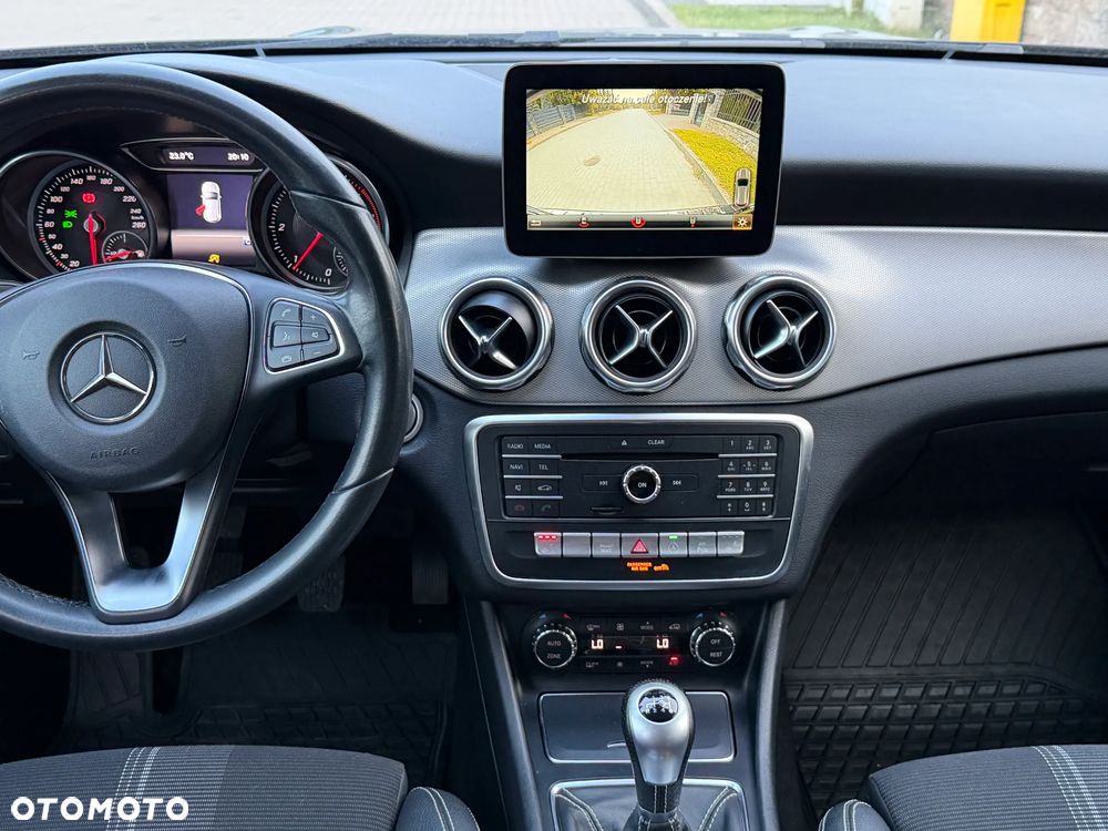Mercedes-Benz GLA 180 (CDI) d Urban - 23