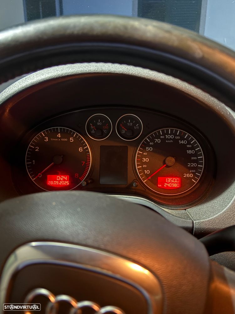 Audi A3 Sportback 1.6 Ambiente - 4