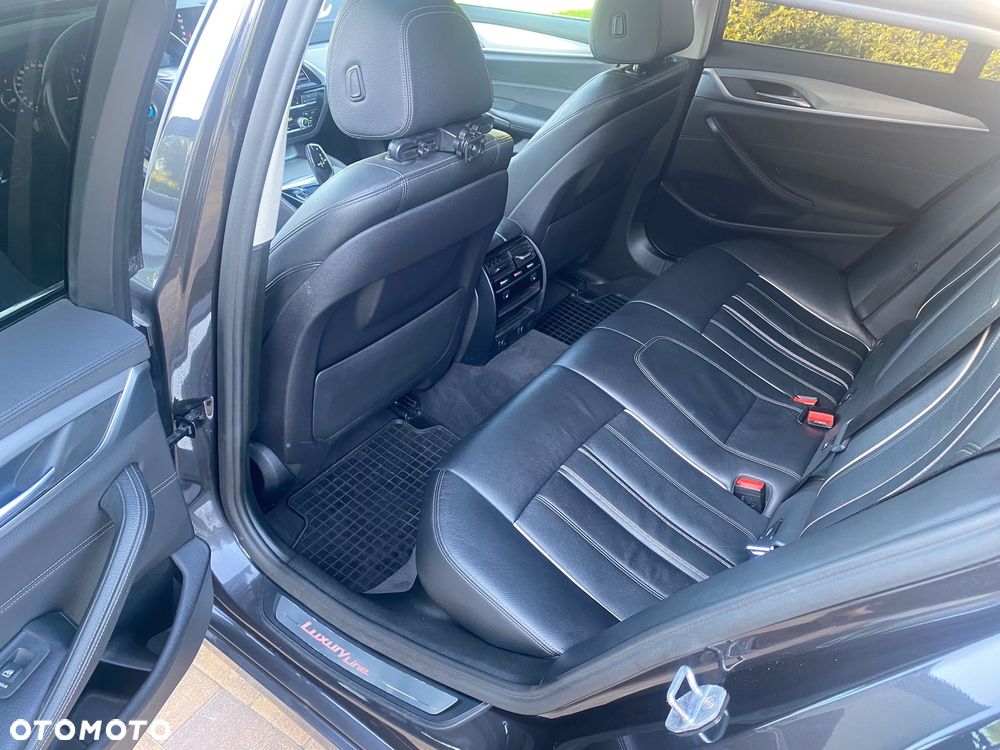 BMW Seria 5 520d Luxury Line - 11