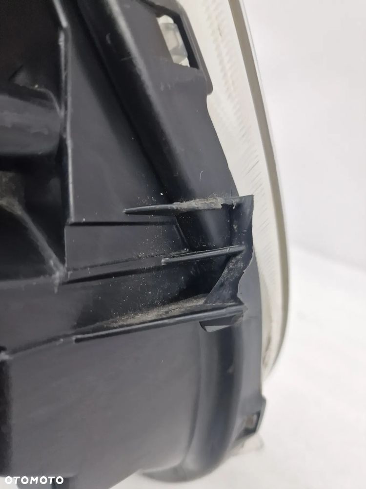 TOYOTA YARIS II 05- PRAWA LAMPA PRZEDNIA PRZÓD , NR 81110-0D120 , NR AUKCJI LA293 - 13