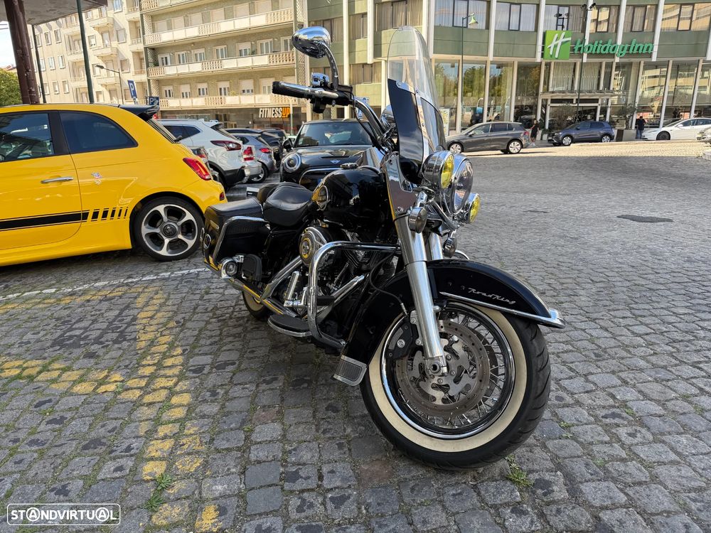 Harley-Davidson FLHRCI ROAD KING CLASSIC - 2