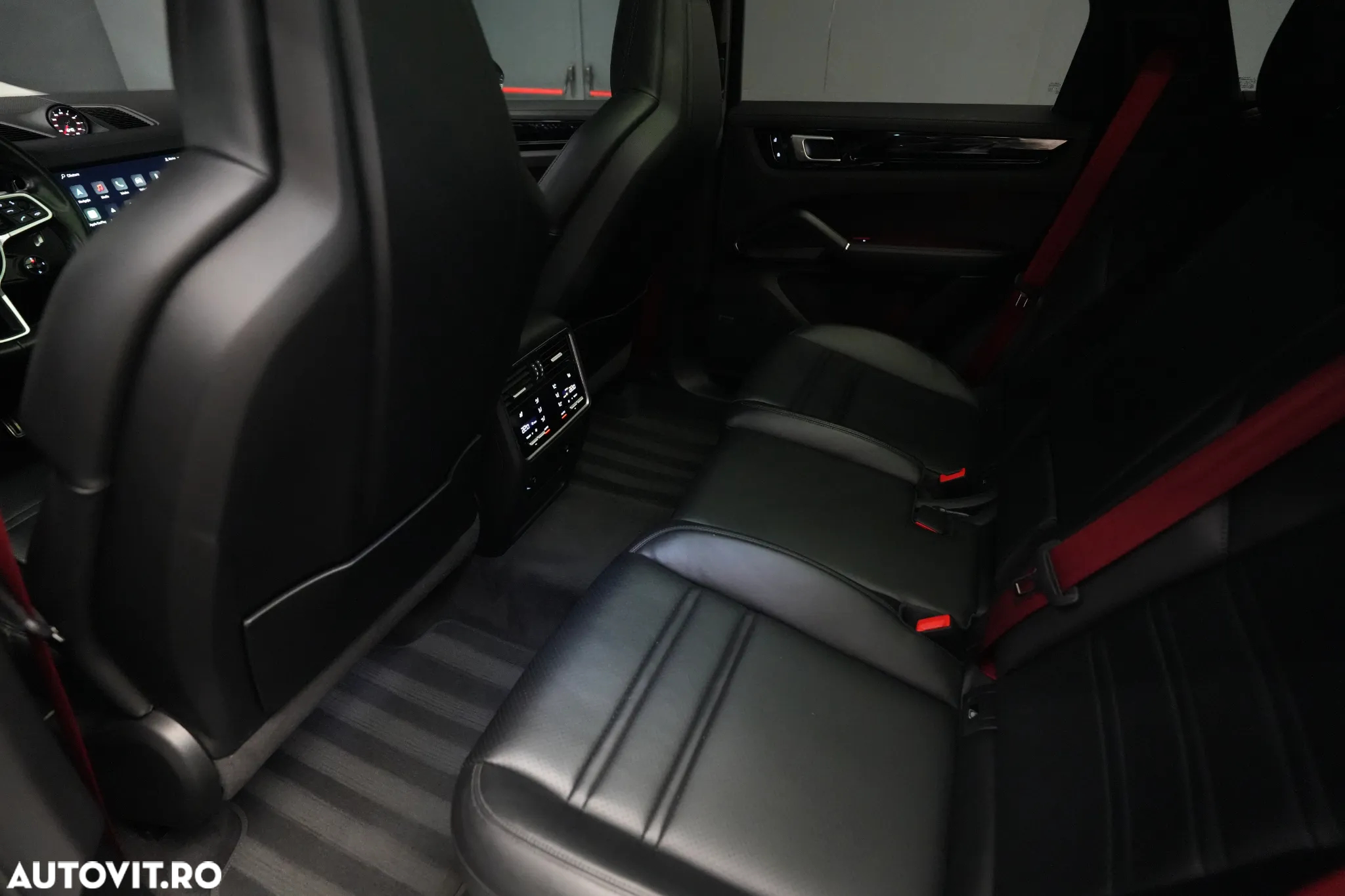 Porsche Cayenne S - 24